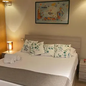 Frank Host Lux , Metro A A 50 M, Simple Check-in Con Codice A Qualsiasi Orario Rome